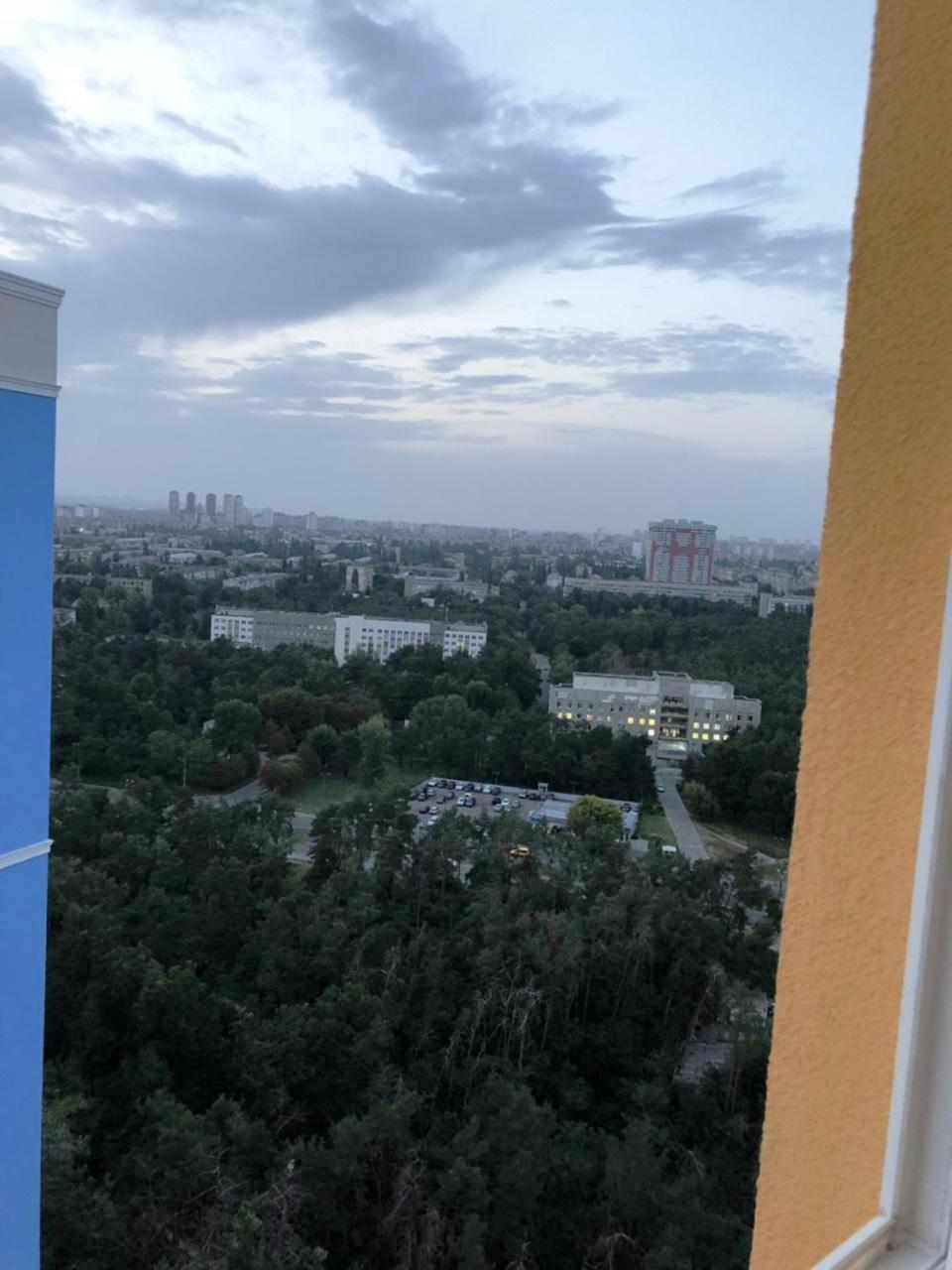 キエフКвартира Парковые Озераアパートメント エクステリア 写真